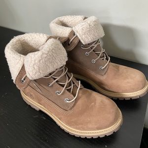 Timberland fleece lined women’s boots size 7.5